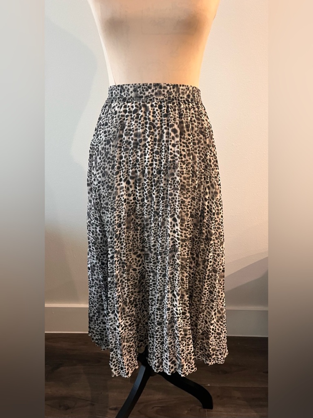 3/$11 Pleated Animal Print Midi Skirt